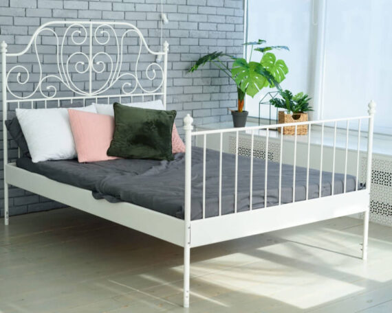 ベッドとクッション